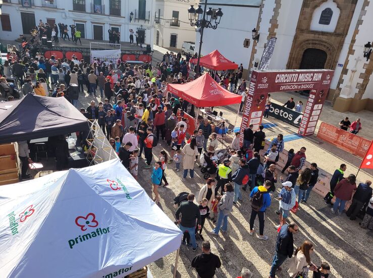 Casi 400 corredores participan en Fuente del Maestre en 1 carrera del Circuito Music Run