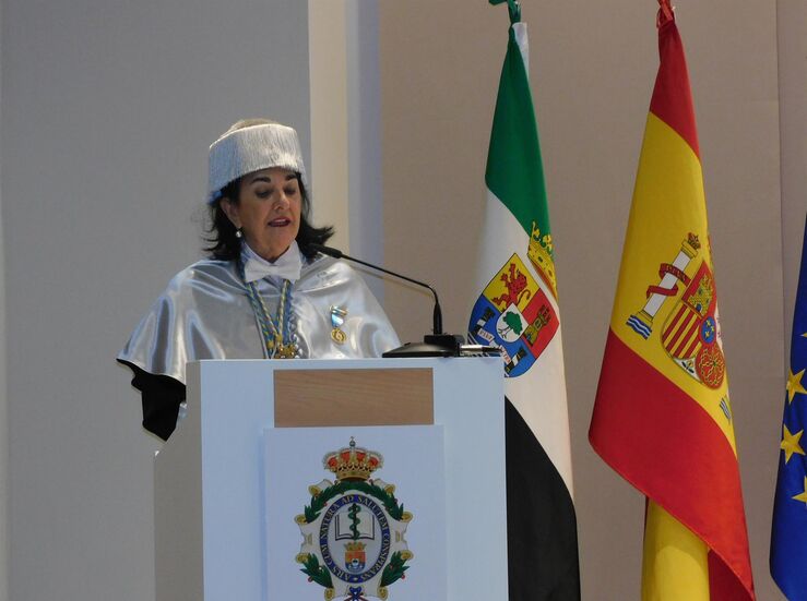 Presidenta Colegio de Enfermera de Cceres acadmica de Honor de Medicina de Extremadura